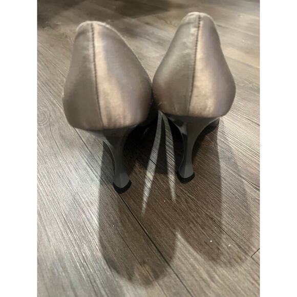 Vintage Moschino satin Heels - Picture 5 of 7